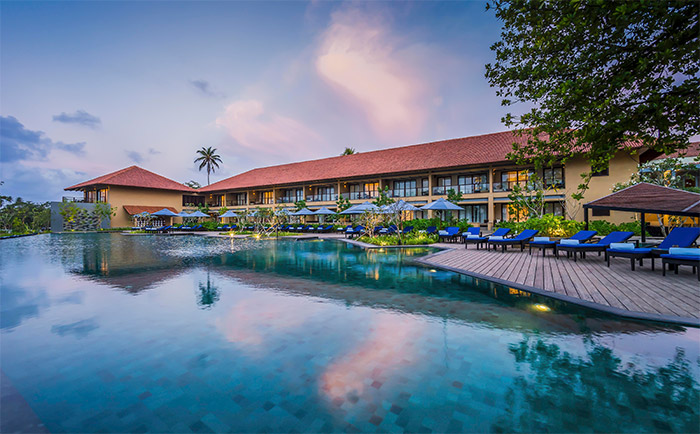 Pool des neuen Resorts. &copy; Anantara Hotels, Resorts & Spas