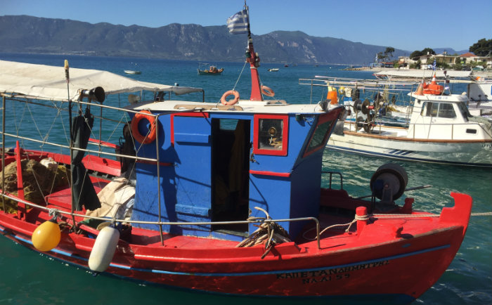 Fischerboot im Hafen von Aghios Georgios &copy; Alexandra Eisler