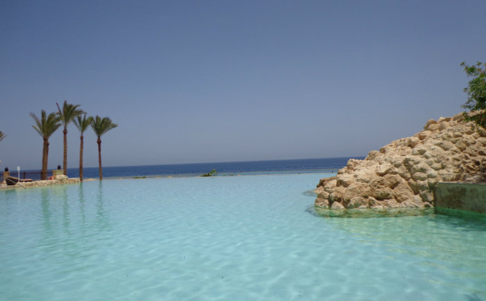 Hotel Makadi Spa, Red Sea Hotels, Infinity Pool &copy; Alexandra Eisler