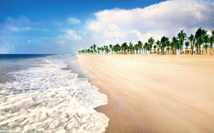 Salalah Beach, Oman  &copy; FTI Touristik GmbH