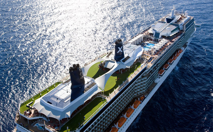 Die Flotte von Celebrity Cruises (auf dem Bild die "Celebrity Reflection") wird um zwei Schiffe erweitert. &copy; Celebrity Cruises