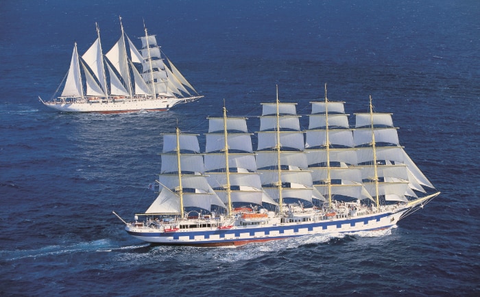 "Royal Clipper" (im Vordergrund) und "Star Clipper" unter vollen Segeln. &copy; Star Clippers