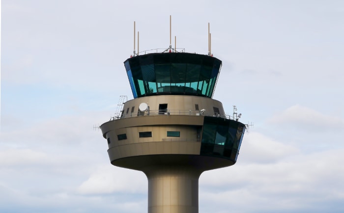 Tower des Salzburger Flughafens &copy; ReiseInsider