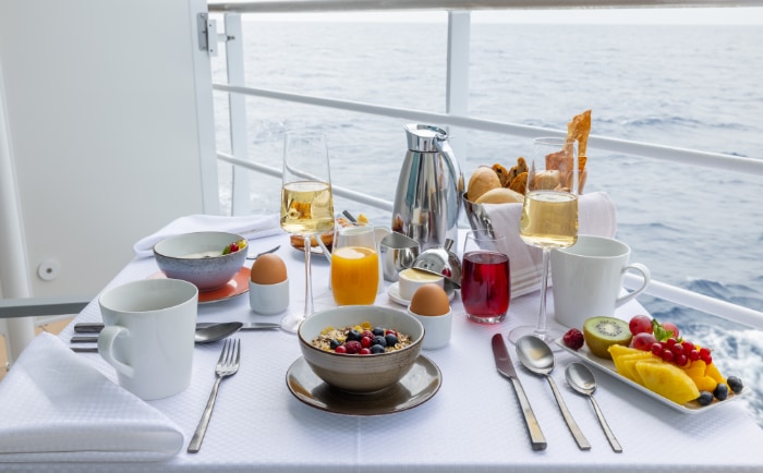 Breakfast with a View. &copy; Swan Hellenic