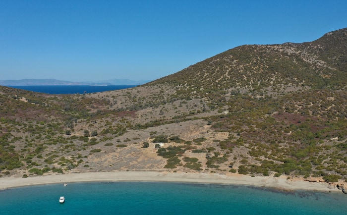 Die griechische Insel Megalonisos zeigt sich heute noch weitgehend unberührt. &copy; Six Senses