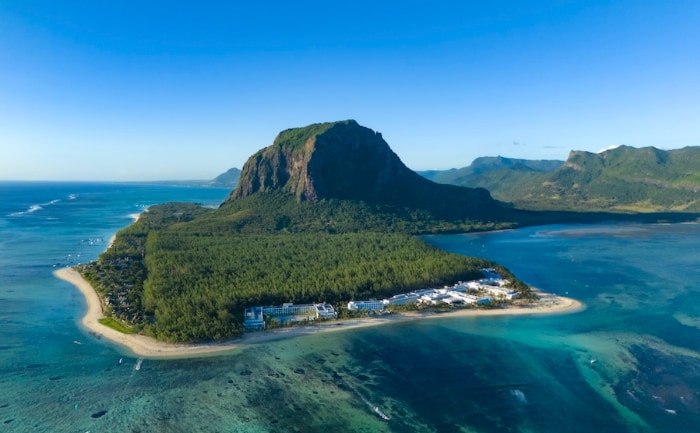 Die beiden neuen Riu-Hotels auf Mauritius (links im Bild das Riu Palace Mauritius, rechts das Riu Turquoise). &copy; RIU Hotels, S.A.