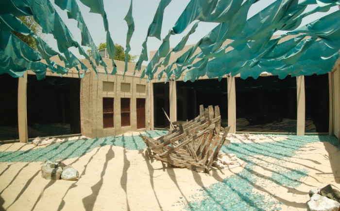 Eine nachgestellte Unterwasserszene im Innenhof des Al Shindagha Museums.jpg &copy; Martin Dichler