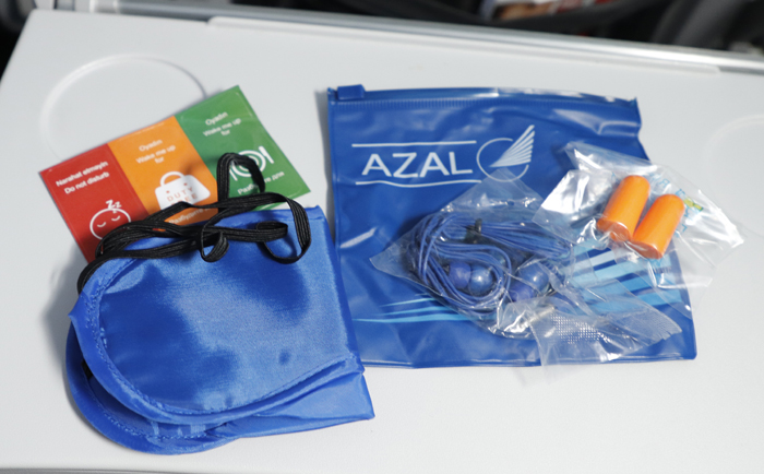 Amenity Kit der Economy Class. &copy; Martin Dichler