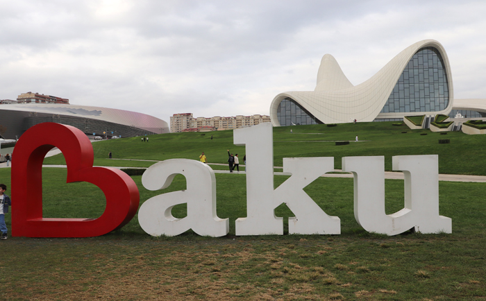 Die berühmte Architektin Zaha Hadid hat das Heydar Aliyev Zentrum entworfen. &copy; Martin Dichler