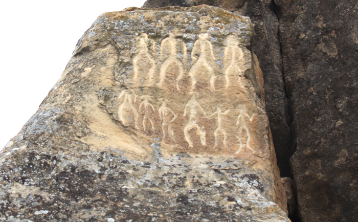 Die jahrtausende Jahre alten Felszeichnungen von Gobustan. &copy; Martin Dichler