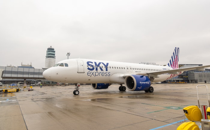 Airbus A320neo von Sky Express &copy; Flughafen Wien