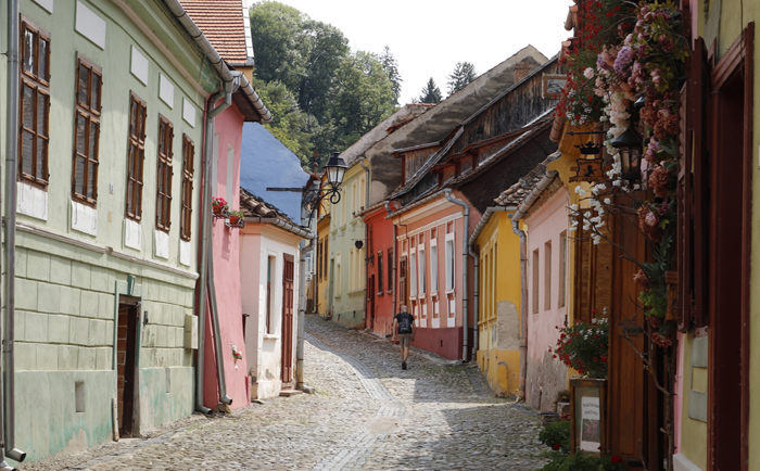 Verwinkelte Gässchen in Sighisoara. &copy; Martin Dichler