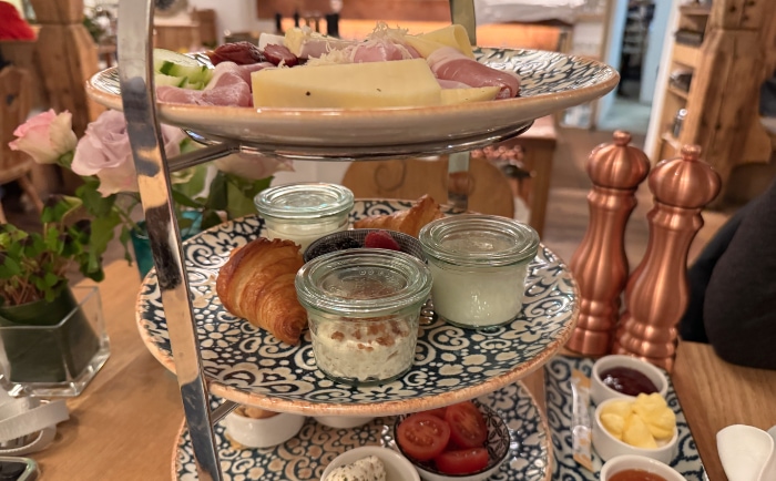Etagere zum Frühstück. &copy; ReiseInsider