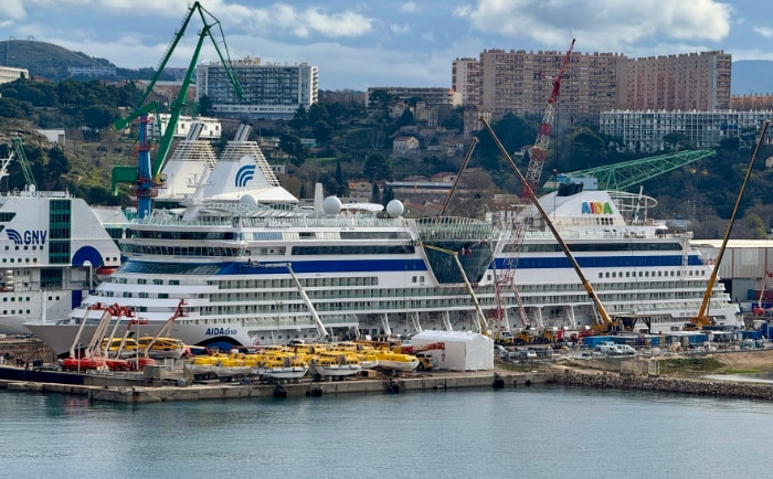 Die Aida Diva auf der Werft in Marseille. &copy; ReiseInsider
