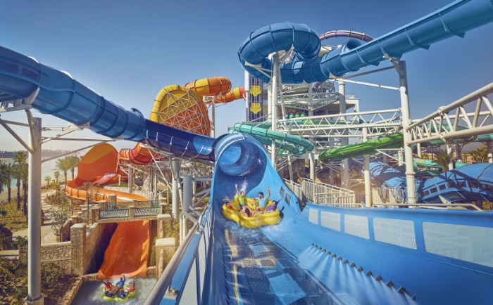 Rutschen, Strand und Attraktionen in der Aquaventure World. &copy; Emirates