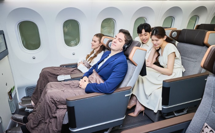 Die Sitze können recht großzügig nach hinten geneigt werden. © ReiseInsider Die Sitze können recht großzügig nach hinten geneigt werden. © ReiseInsider