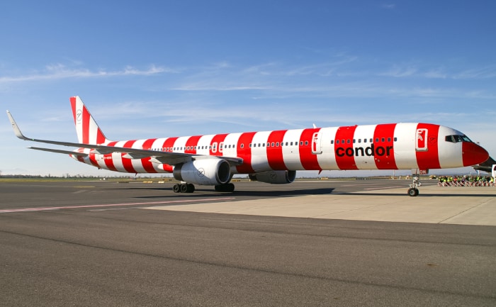 Die 54,5 Meter lange Boeing 757-300 im Condor-Streifen-Look. © Thomas Ramgraber Die 54,5 Meter lange Boeing 757-300 im Condor-Streifen-Look. © Thomas Ramgraber