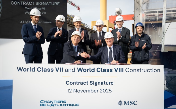 Laurent Castaing, Generaldirektor von Chantiers de l’Atlantique (links) und Pierfrancesco Vago, Executive Chairman der Kreuzfahrtsparte der MSC Group (rechts). &copy; Ivan Sarfetti