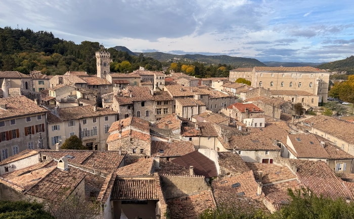 Das wunderschöne Städtchen Viviers - ein Highlight der Flussreise. &copy; ReiseInsider