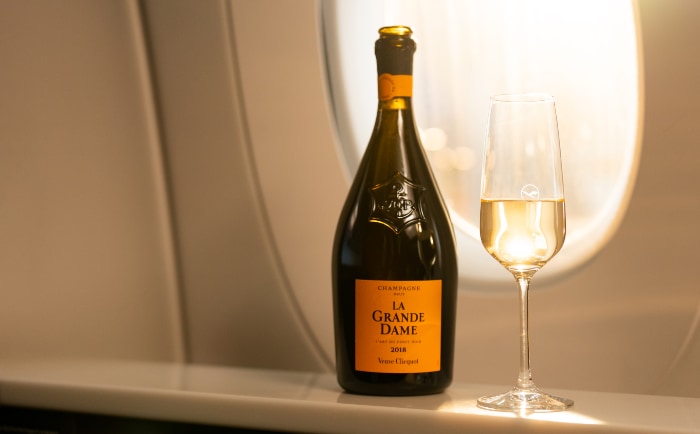 La Grande Dame - neu an Bord der Lufthansa First Class. &copy; Lufthansa