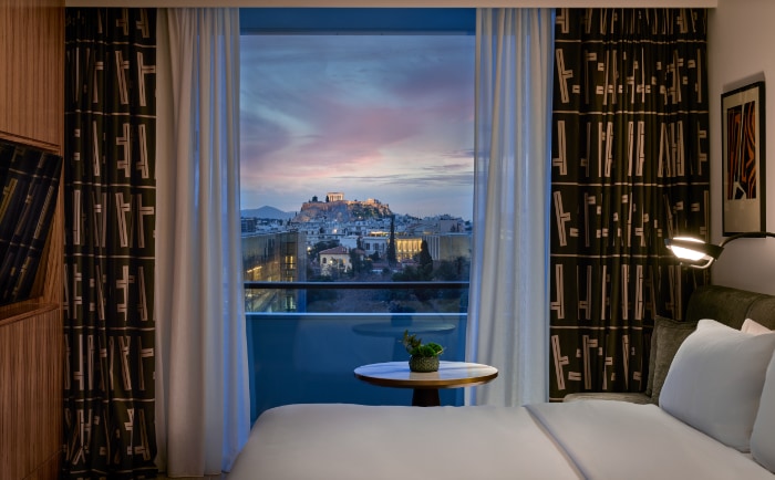 Manche Zimmer bieten einen Blick auf die Akropolis. &copy; 2026 Hilton