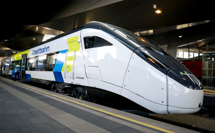 Der Stadler Smile High Speed Train schafft bis zu 250 Stundenkilometer. © NLK Pfeffer Der Stadler Smile High Speed Train schafft bis zu 250 Stundenkilometer. © NLK Pfeffer