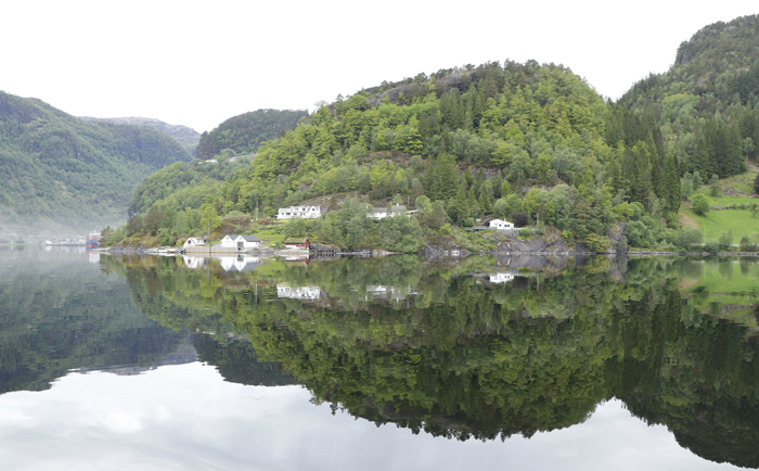 In den ruhigen Fjorden rund um Bergen kann man Slow Travel zelebrieren. &copy; Martin Dichler