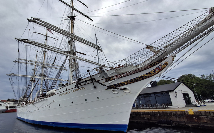 Die Statsraad Lehmkuhl lässt wohl die Herzen vieler Schiffsbegeisterer höher schlagen. &copy; Martin Dichler
