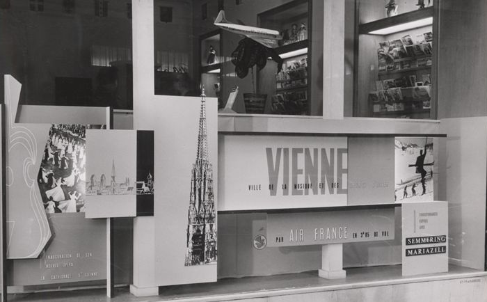Ein historisches Schaufenster, in dem von Air France für Wien geworben wird. &copy; Air France