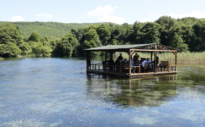 Zum Mittagessen ins Naturreservat zu den Quellen des Sees. © Martin Dichler Zum Mittagessen ins Naturreservat zu den Quellen des Sees. © Martin Dichler
