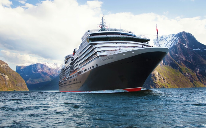 Die Queen Victoria zählt mit einer BRZ von 90.049 nach heutigen Maßstäben zu den eher kleinen Schiffen. &copy; Cunard