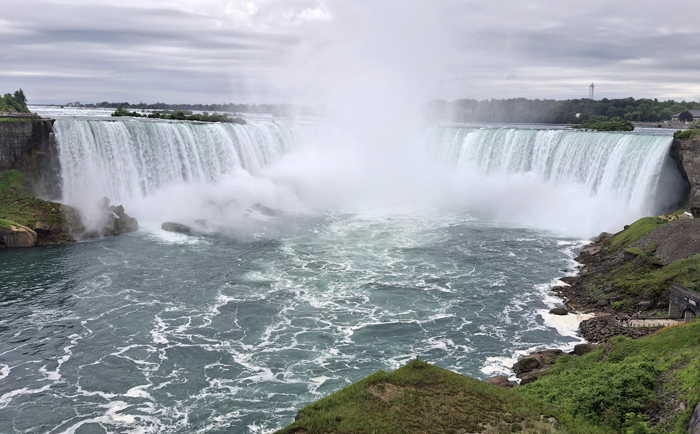 Die Niagarafälle sind die meistbesuchte Sehenswürdigkeit Kanadas. &copy; Martin Dichler