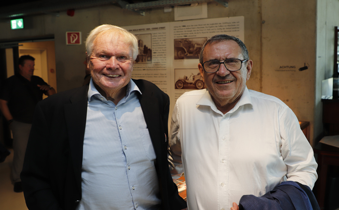 Flugpionier Rolf Seewald (links) mit People's Eigentümer Markus Kopf. &copy; Martin Dichler