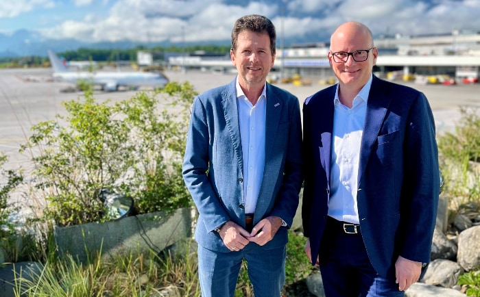 Wolfgang Grimes (links) und Julian Jäger. © Arbeitsgemeinschaft Österreichischer Verkehrsflughäfen Wolfgang Grimes (links) und Julian Jäger. © Arbeitsgemeinschaft Österreichischer Verkehrsflughäfen